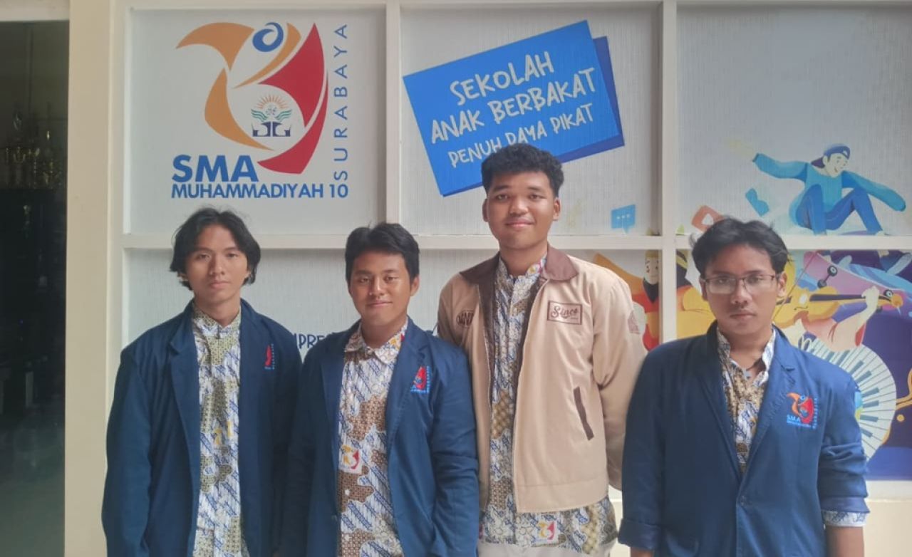 Banggakan Sekolah, Siswa SMA Muhammadiyah 10 Surabaya Sabet Dua Penghargaan AMPHI 2026