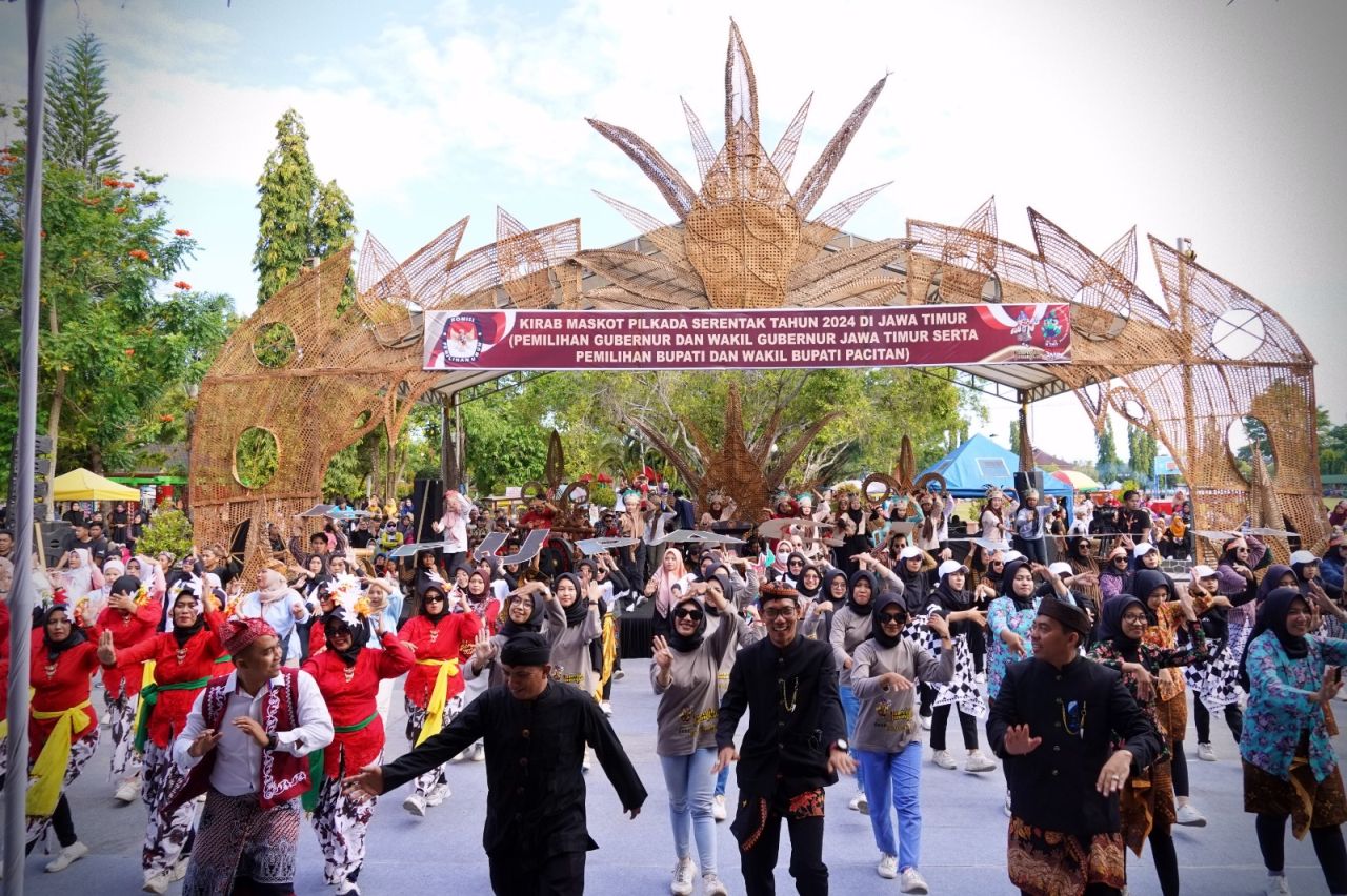 KPU Jatim Mulai Kirab Maskot Pilkada 2024 di Pacitan