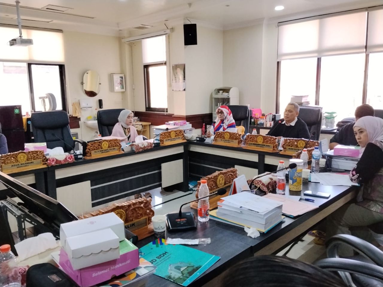 Suasana rapat lkpj RS BDH di Komisi D DPRD Kota Surabaya